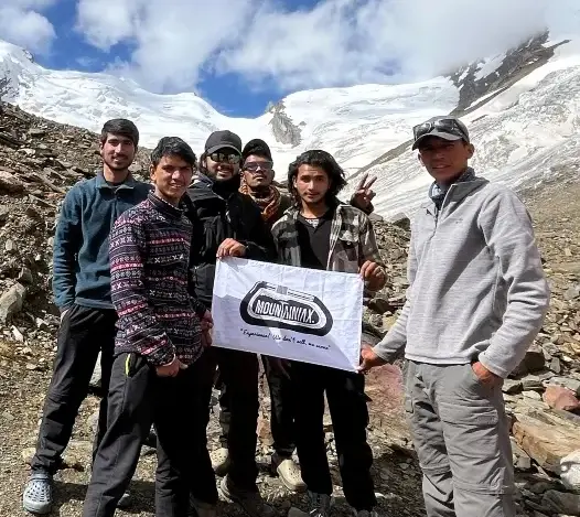 trekkers during annapurna trek